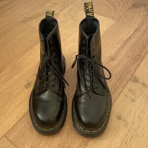 EUC Dr. Martens Jadon Boot Smooth Leather Platforms Women's 9